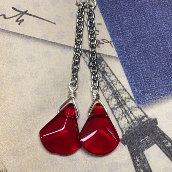 NEW Ruby red triangular drops long on chain simple - Picture 5 of 8